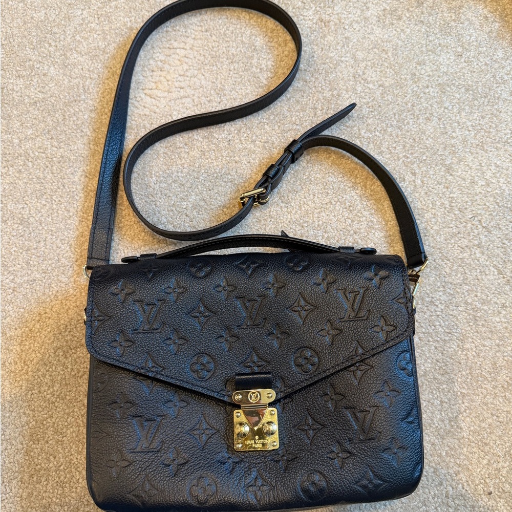 Louis Vuitton Black Monogram Empreinte Leather Pochette Metis Crossbody